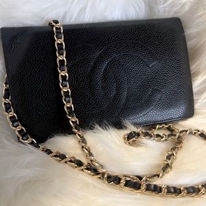 Beautiful Chanel Classic Caviar Vintage Kisslock Wallet